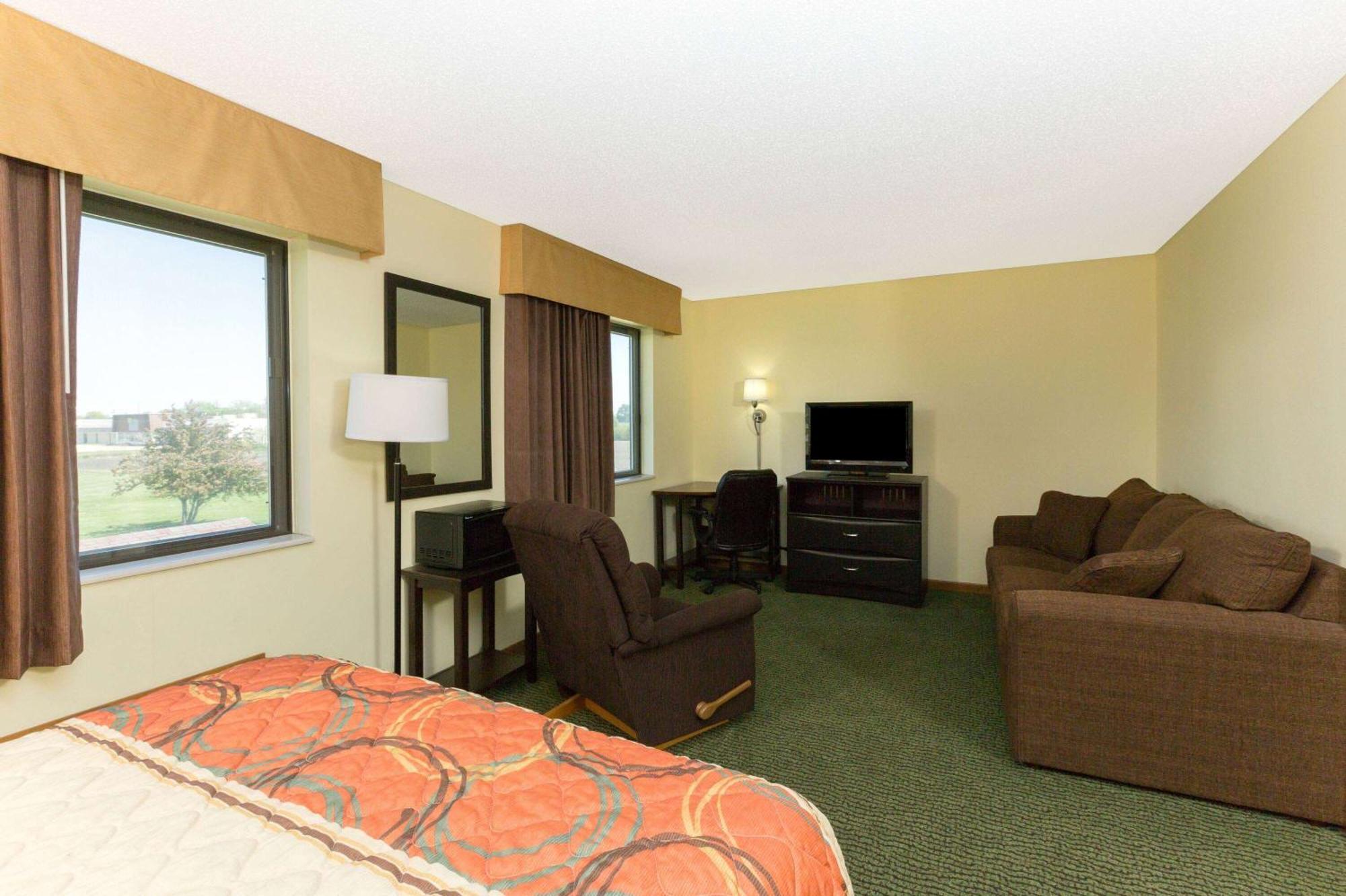 Super 8 by Wyndham Perry IA Hotel Bagian luar foto